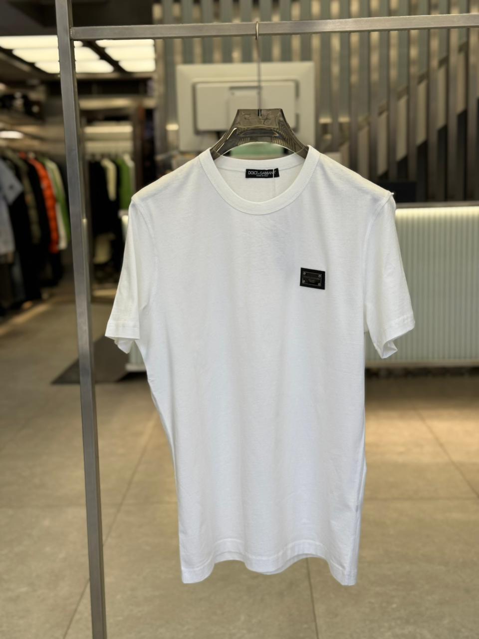 Dolce & Gabbana - Cotton T-Shirt with Enamelled Logo Plate