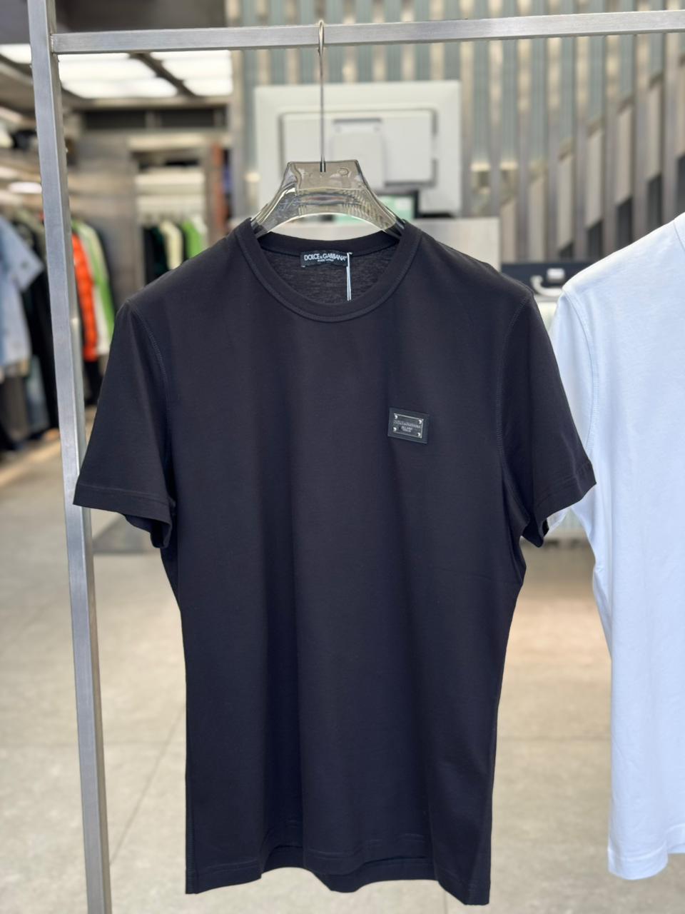 Dolce & Gabbana - Cotton T-Shirt with Enamelled Logo Plate