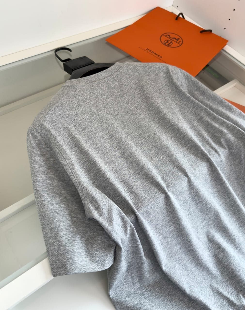 HERMES - Grey Graphic Horse Motif T-Shirt image 6