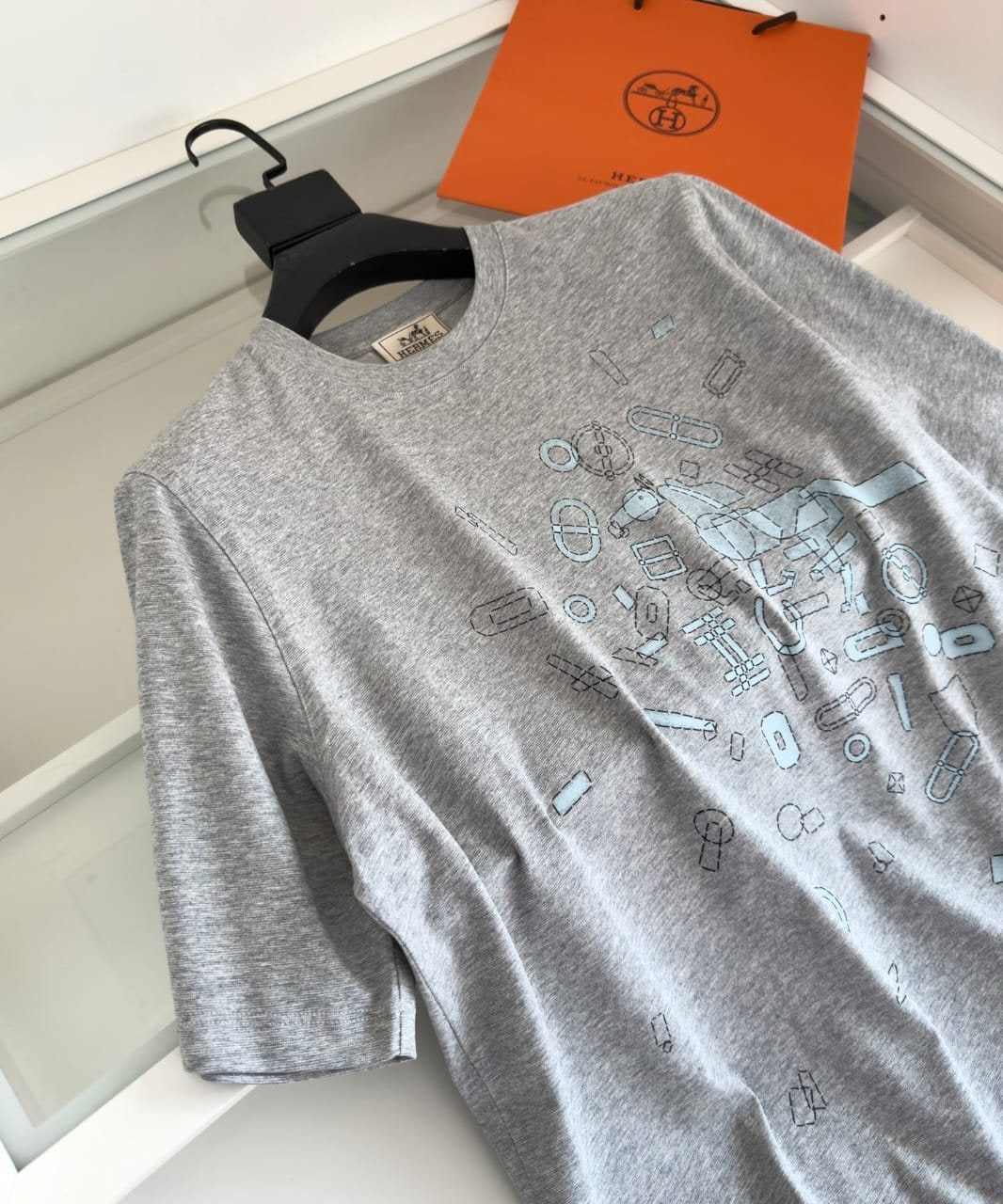 HERMES - Grey Graphic Horse Motif T-Shirt image 9