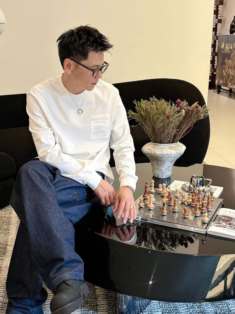 Burberry - Relaxed Fit White Sweater