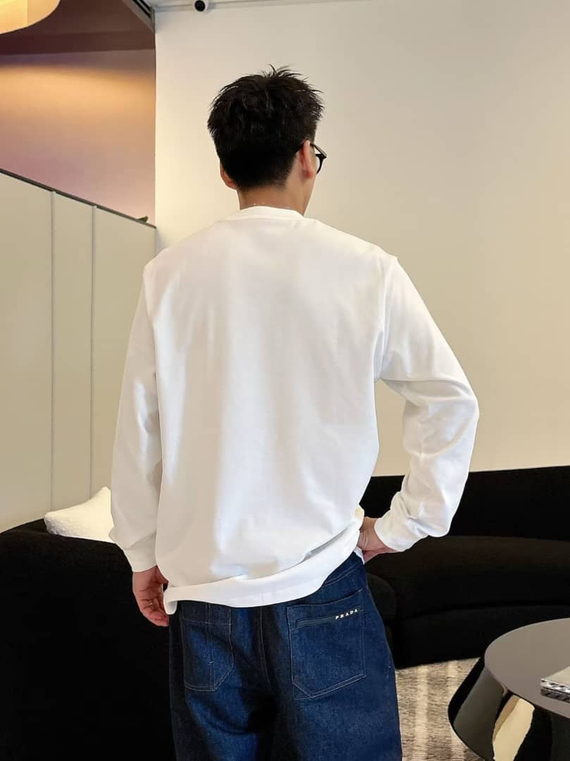 Burberry - Relaxed Fit White Sweater