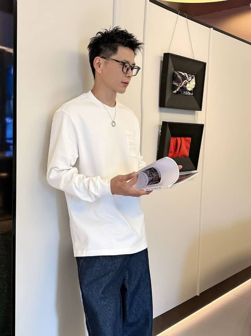 Burberry - Relaxed Fit White Sweater