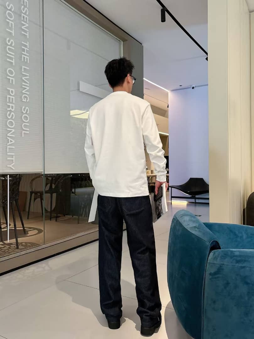 Burberry - Relaxed Fit White Sweater