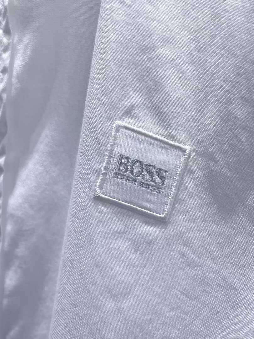 BOSS - Men's White Cotton Button-Down Shirt with Logo Patch