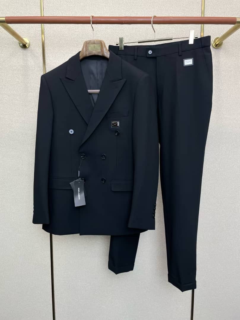 Dolce & Gabbana - Tailored Black Double-Breasted Suit with Metal Logo Detail