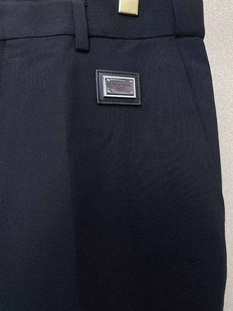 Dolce & Gabbana - Tailored Black Double-Breasted Suit with Metal Logo Detail