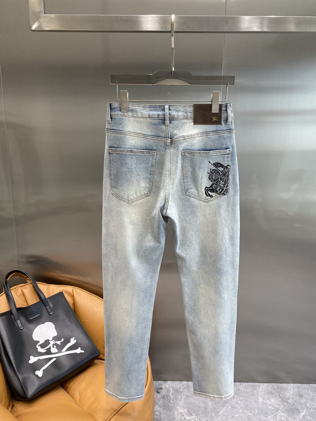 Burberry - Light Wash Slim Fit Jeans with Equestrian Knight Logo