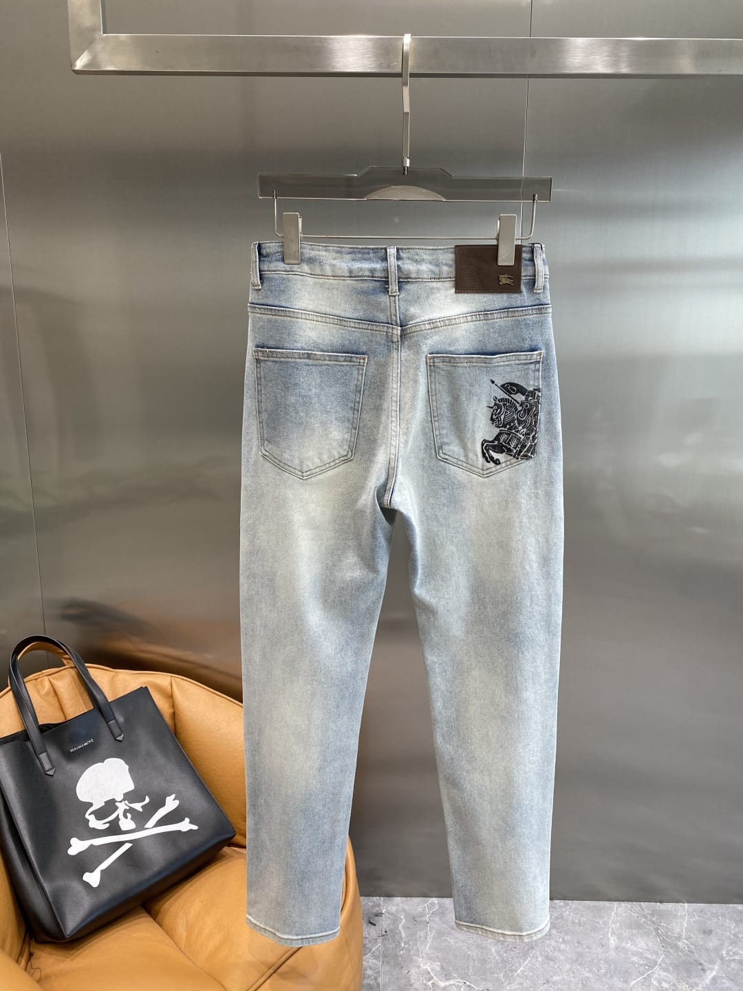 Burberry - Light Wash Slim Fit Jeans with Equestrian Knight Logo