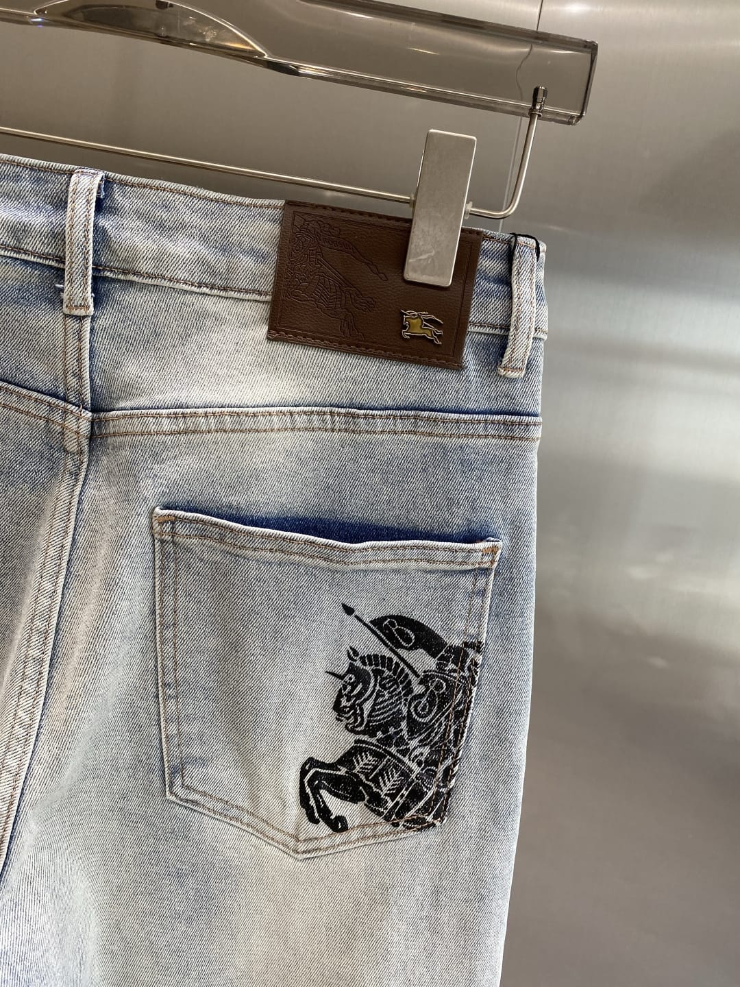 Burberry - Light Wash Slim Fit Jeans with Equestrian Knight Logo