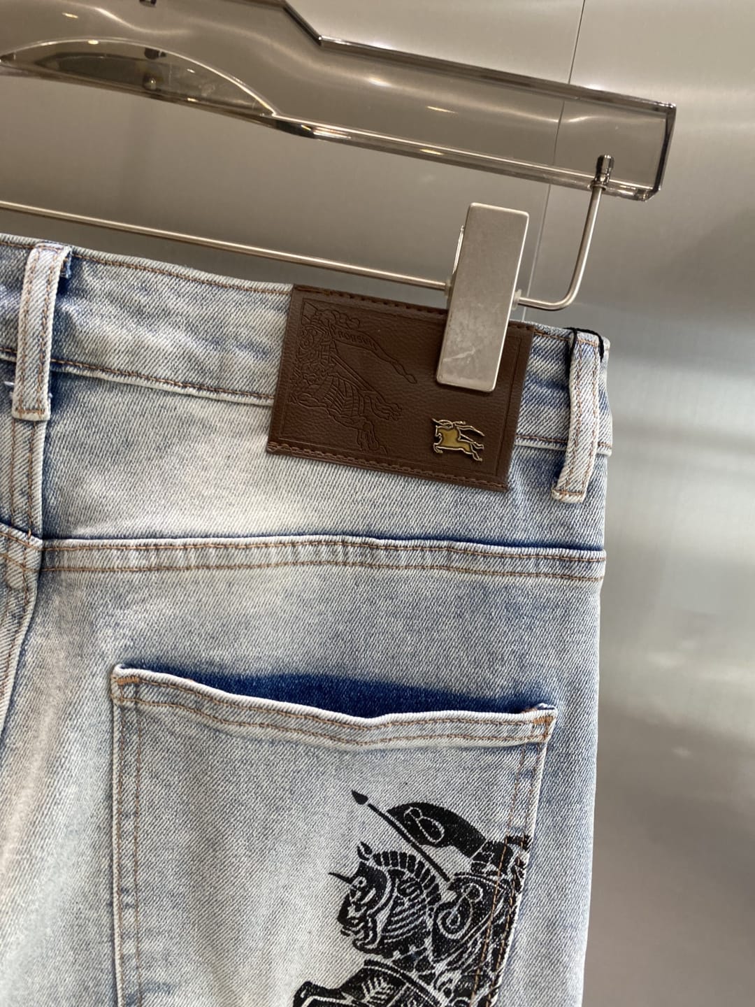 Burberry - Light Wash Slim Fit Jeans with Equestrian Knight Logo