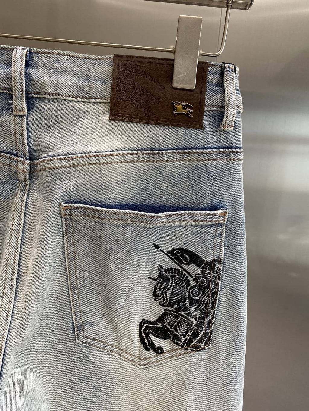 Burberry - Light Wash Slim Fit Jeans with Equestrian Knight Logo