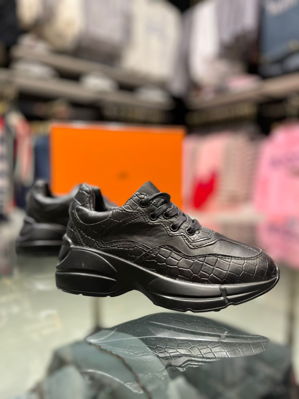 Gucci - Junior Black Sneakers with Embossed Details and Thick Sole