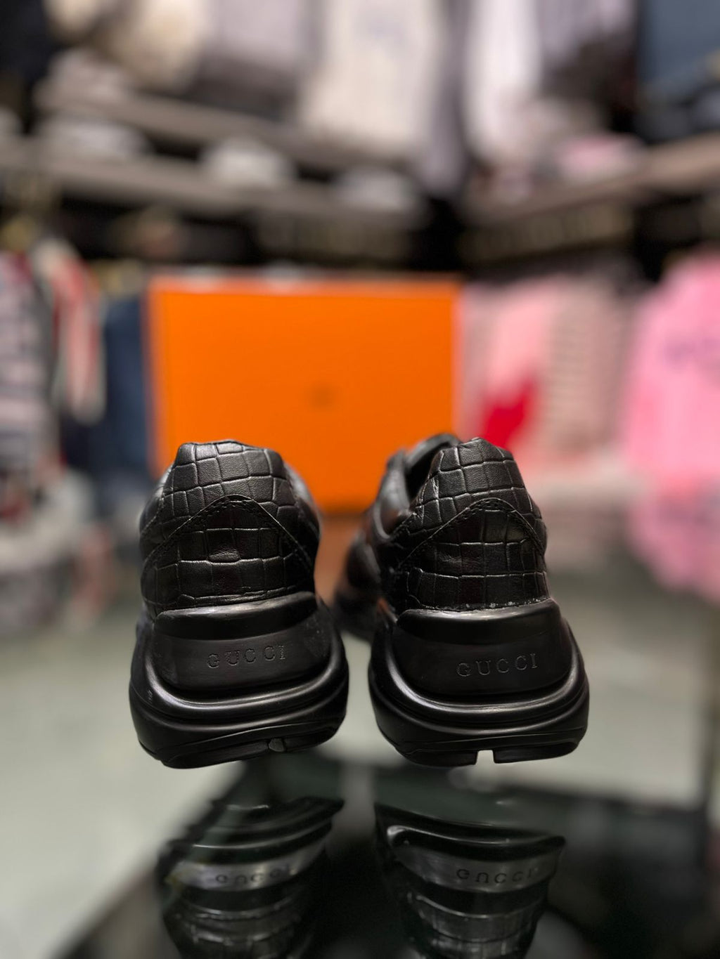 Gucci - Junior Black Sneakers with Embossed Details and Thick Sole