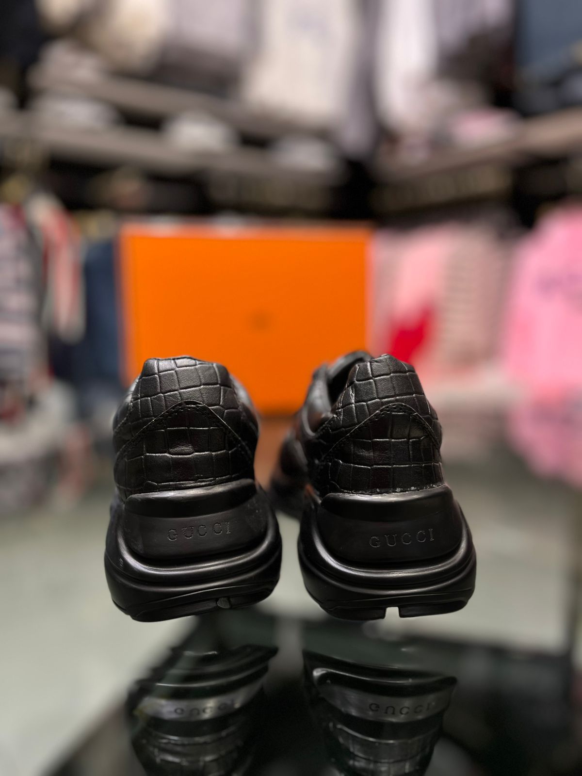 Gucci - Junior Black Sneakers with Embossed Details and Thick Sole
