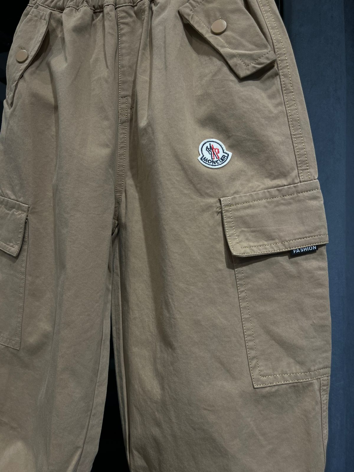 Moncler - Enfant Boys Beige Cotton Cargo Joggers with Logo Patch