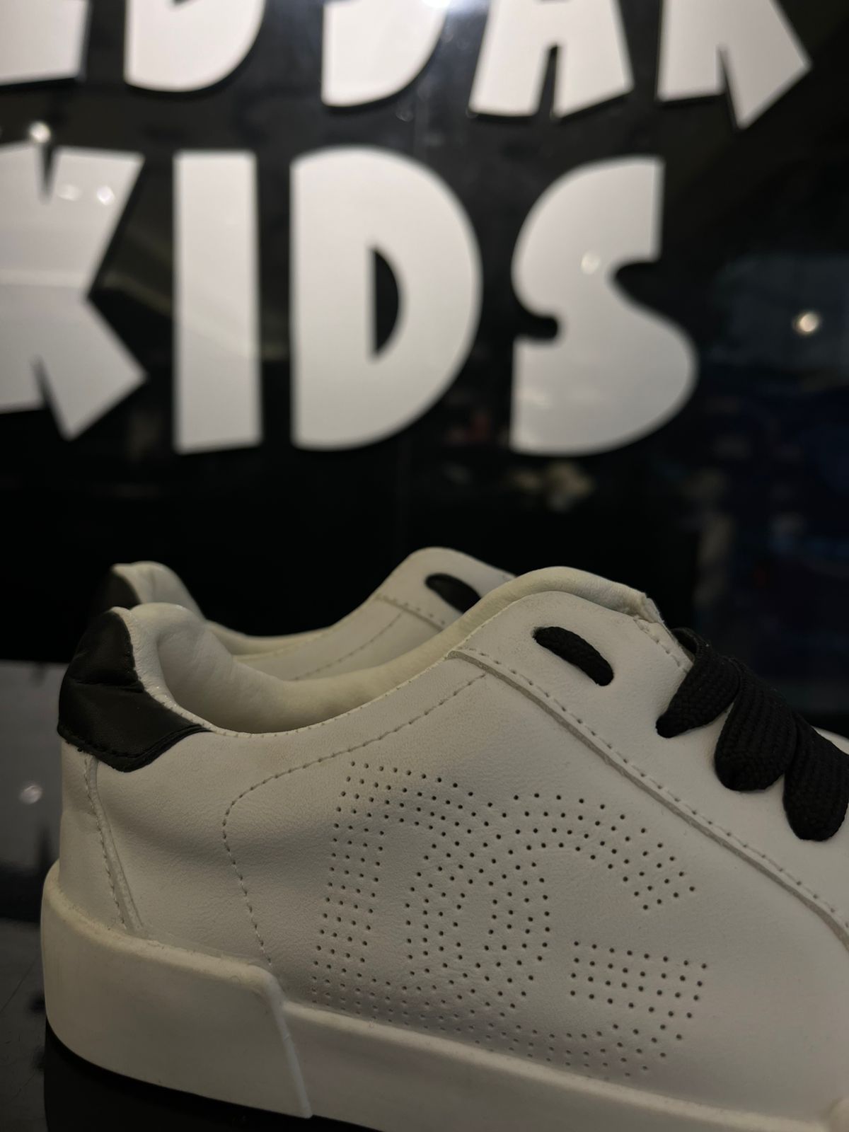 Dolce & Gabbana - Junior White Leather Sneakers with Contrast Laces