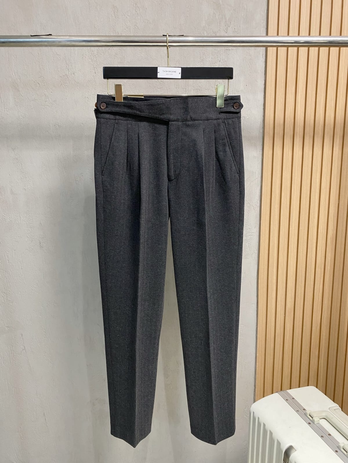 Burberry - London Charcoal Grey Wool Pleated Trousers