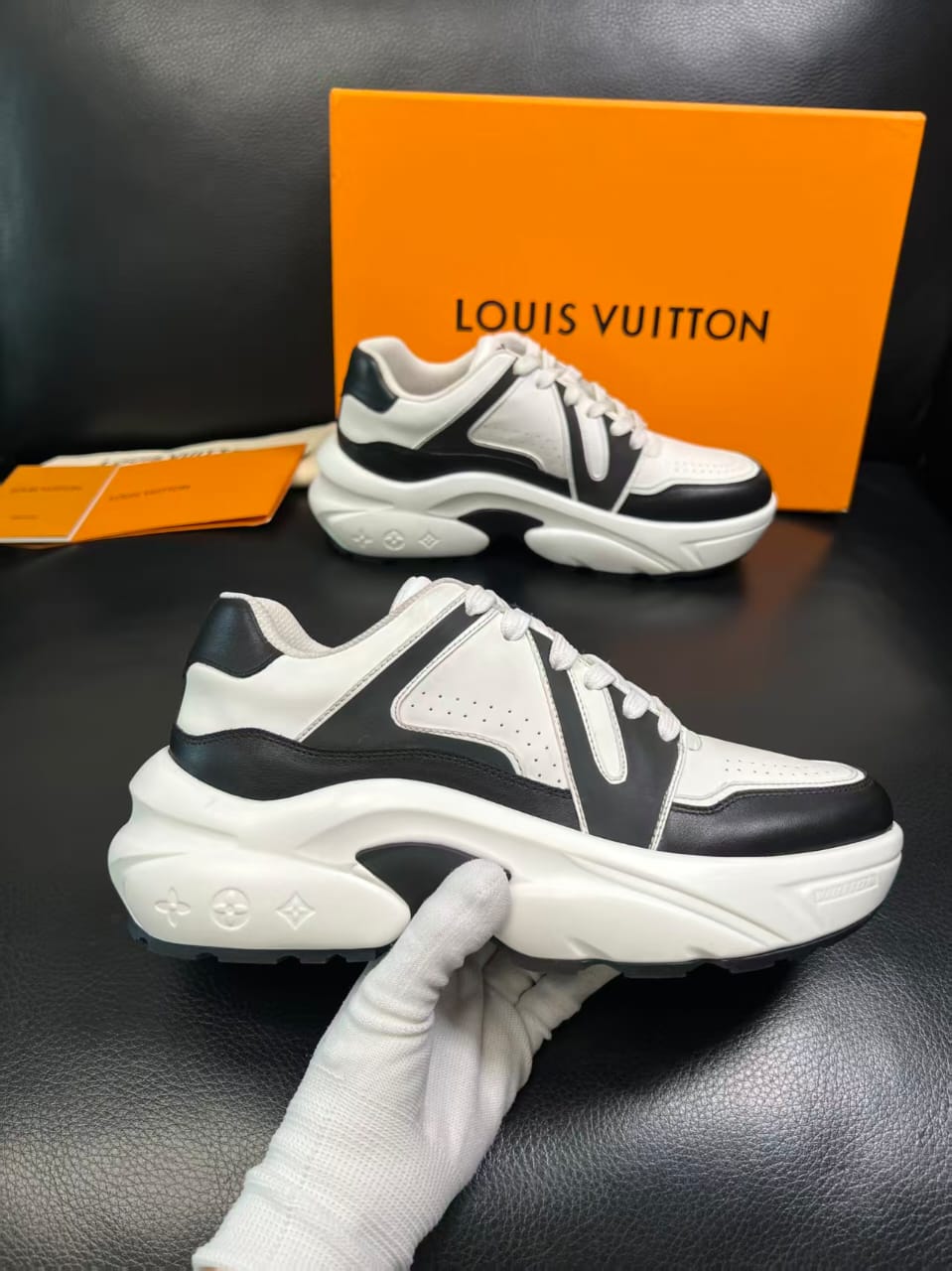 Louis Vuitton - Archlight Sneakers - White/Black