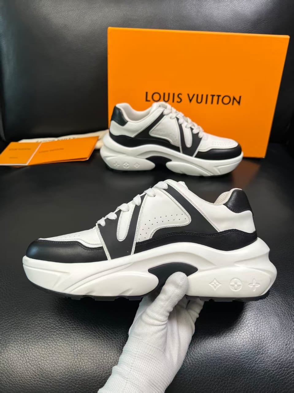 Louis Vuitton - Archlight Sneakers - White/Black