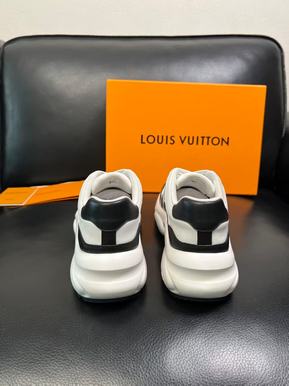 Louis Vuitton - Archlight Sneakers - White/Black