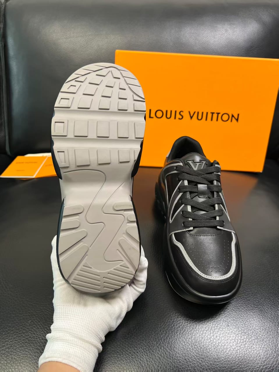 Louis Vuitton - LV Archlight Sneakers - Black with White Trim
