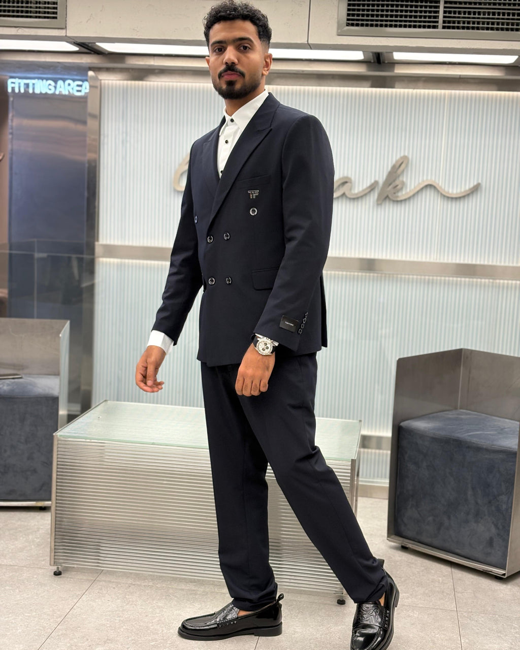 Tom Ford - Signature Double-Breasted Peak Lapel Navy Suit