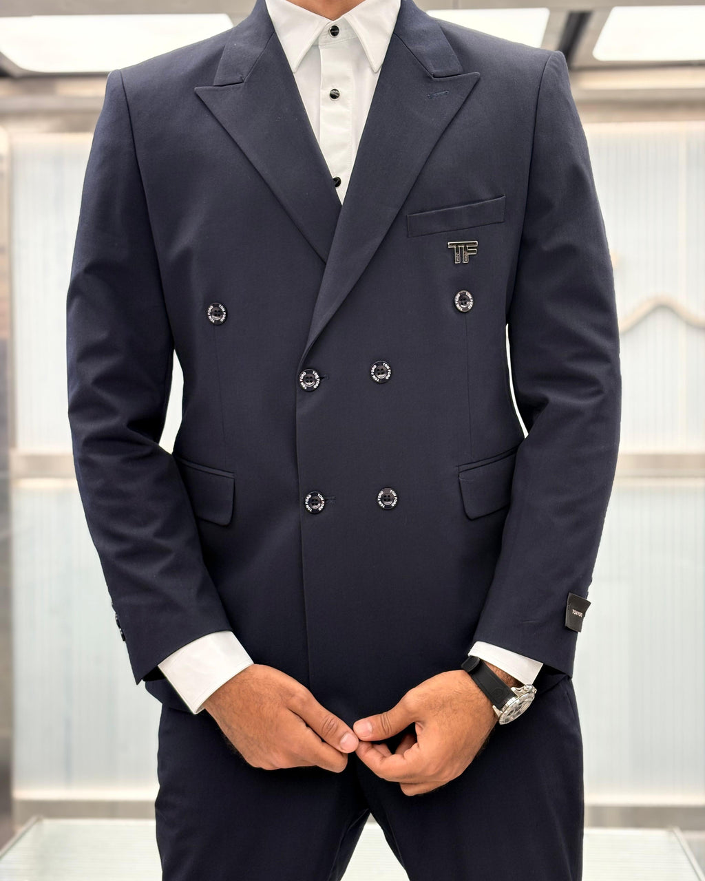 Tom Ford - Signature Double-Breasted Peak Lapel Navy Suit