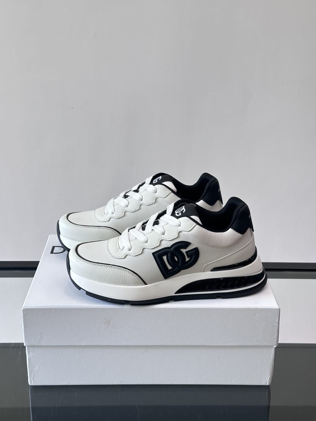 Dolce & Gabbana - Daymaster Calfskin Sneakers – White & Black