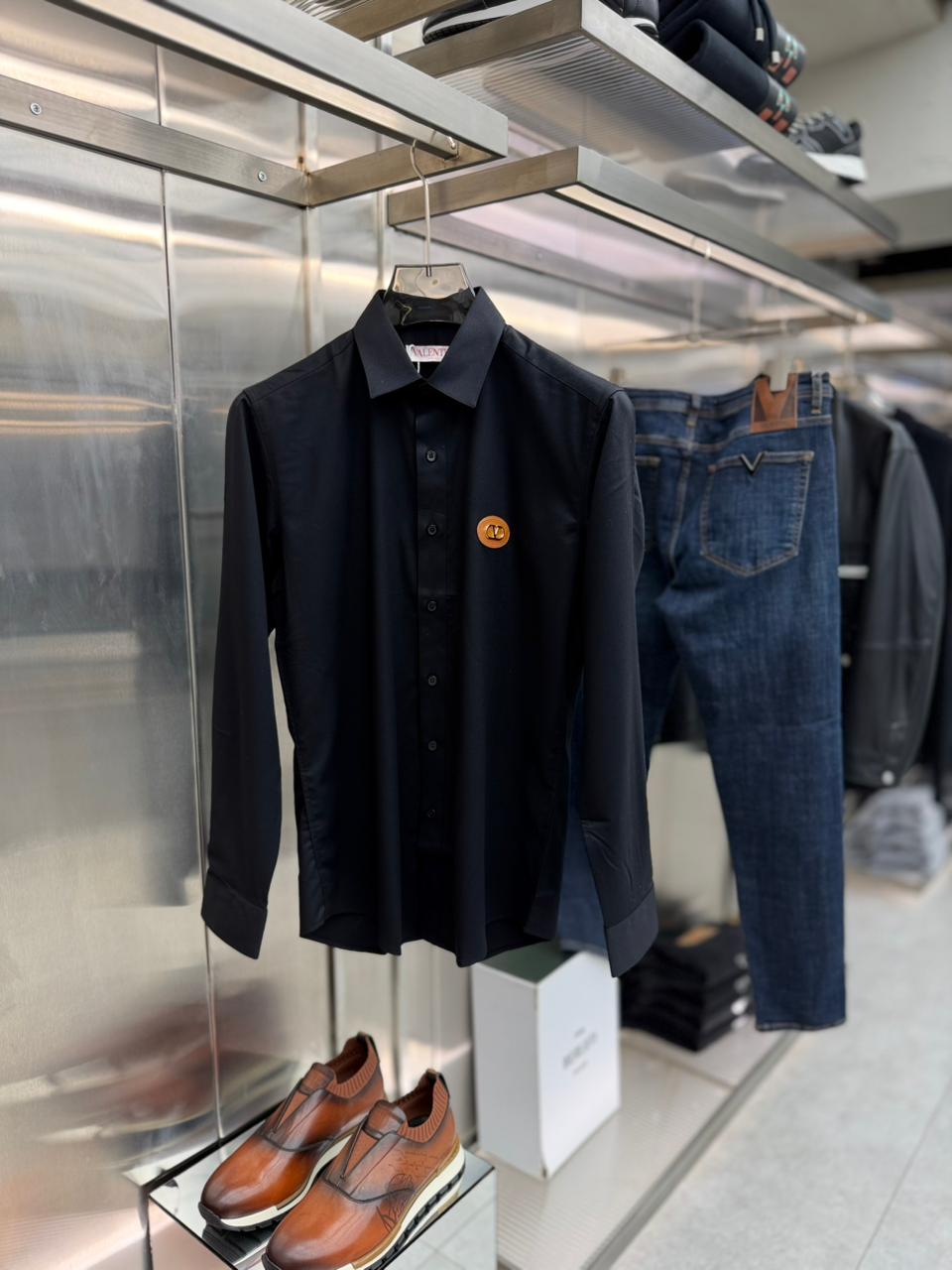Valentino - VLogo Signature Leather Patch Poplin Shirt — Nero Black