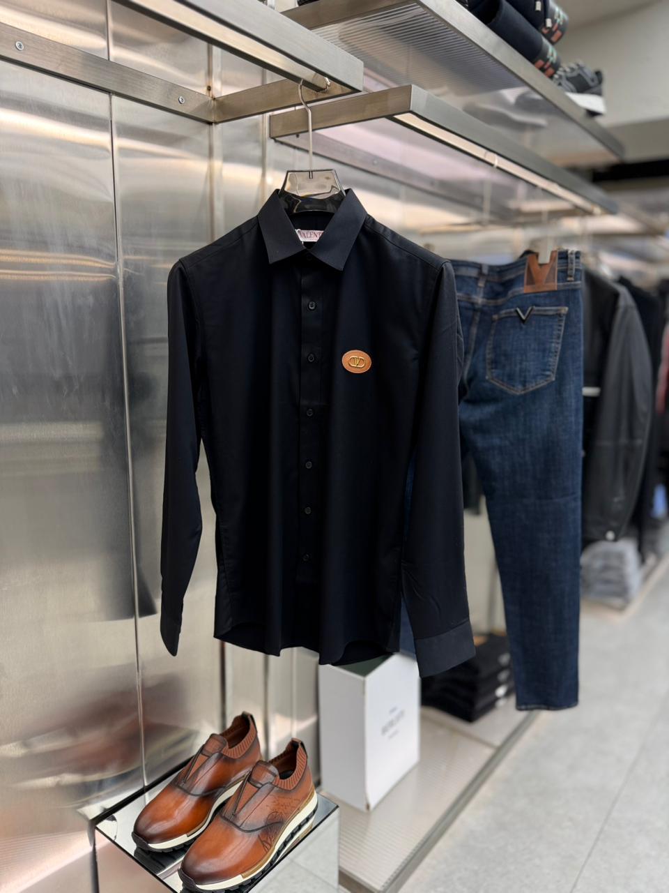 Valentino - VLogo Signature Leather Patch Poplin Shirt — Nero Black
