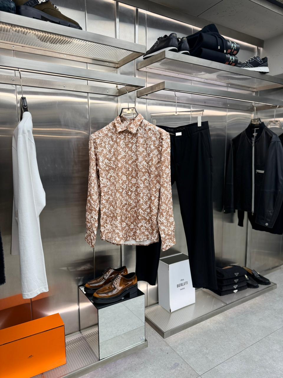 Louis Vuitton - Men’s Monogram Bleached-Effect Silk Blend Shirt in Caramel & White