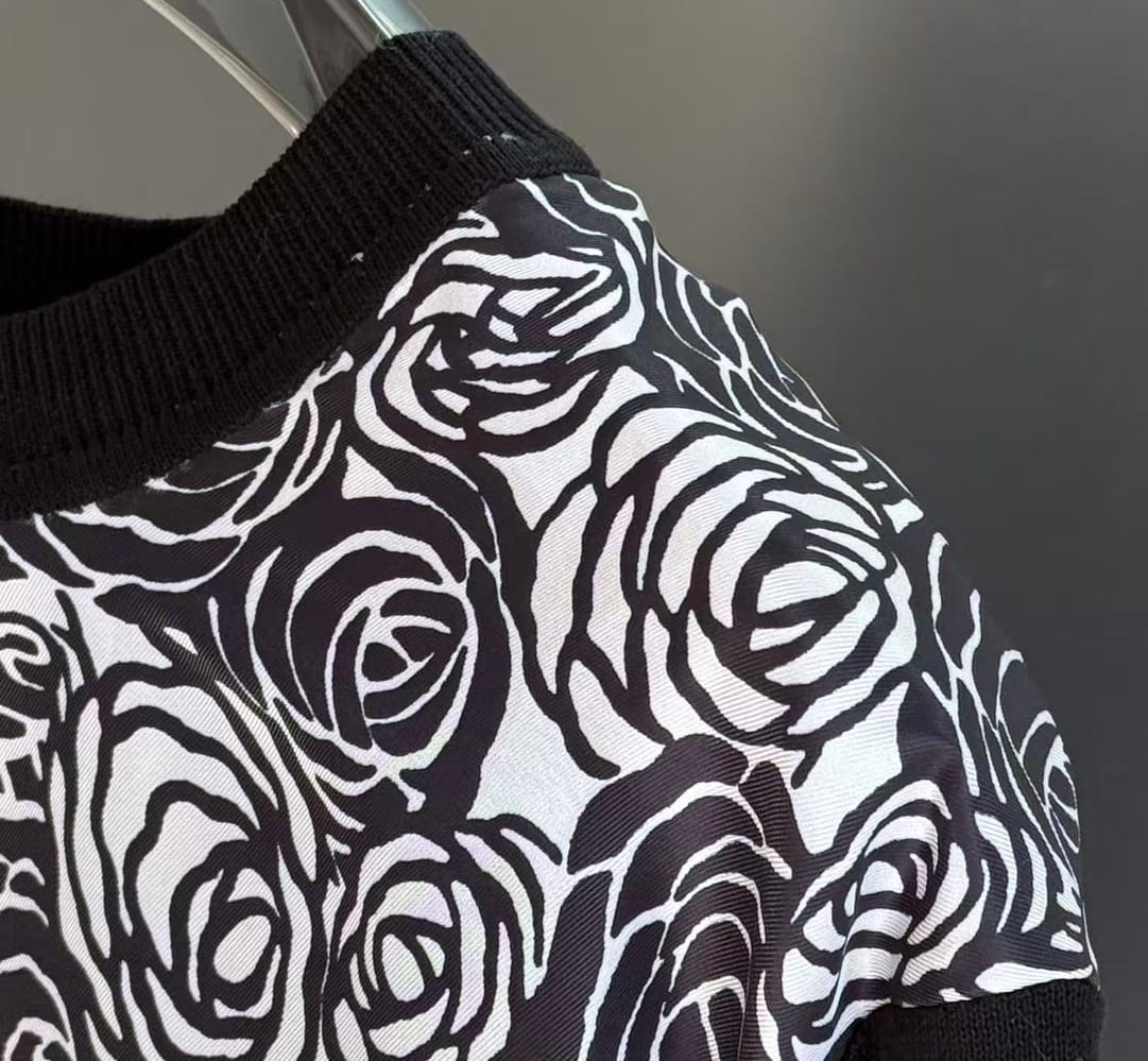 GIVENCHY - Monochrome Rose Print Contrast Panel T-Shirt