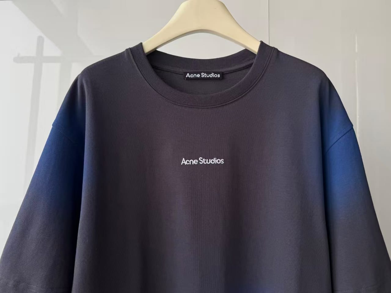 Acne Studios - Oversized Spray-Print Tee in Anthracite/Cobalt