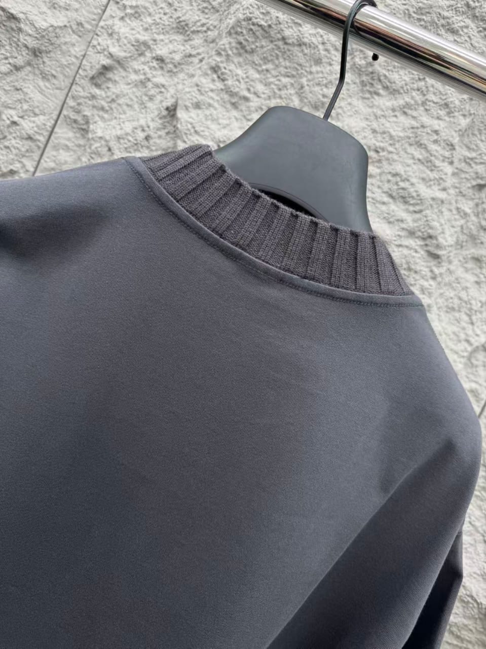 Maison Margiela - Ribbed-Collar Numerical Logo Tee in Charcoal