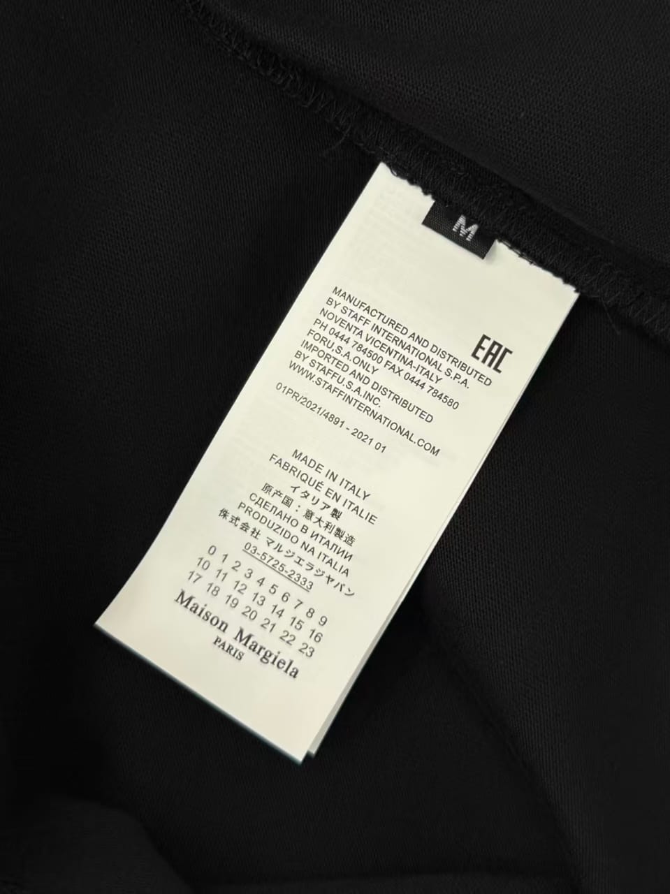 MM6 Maison Margiela - Ribbed-Neck Numerical Logo Tee in Black