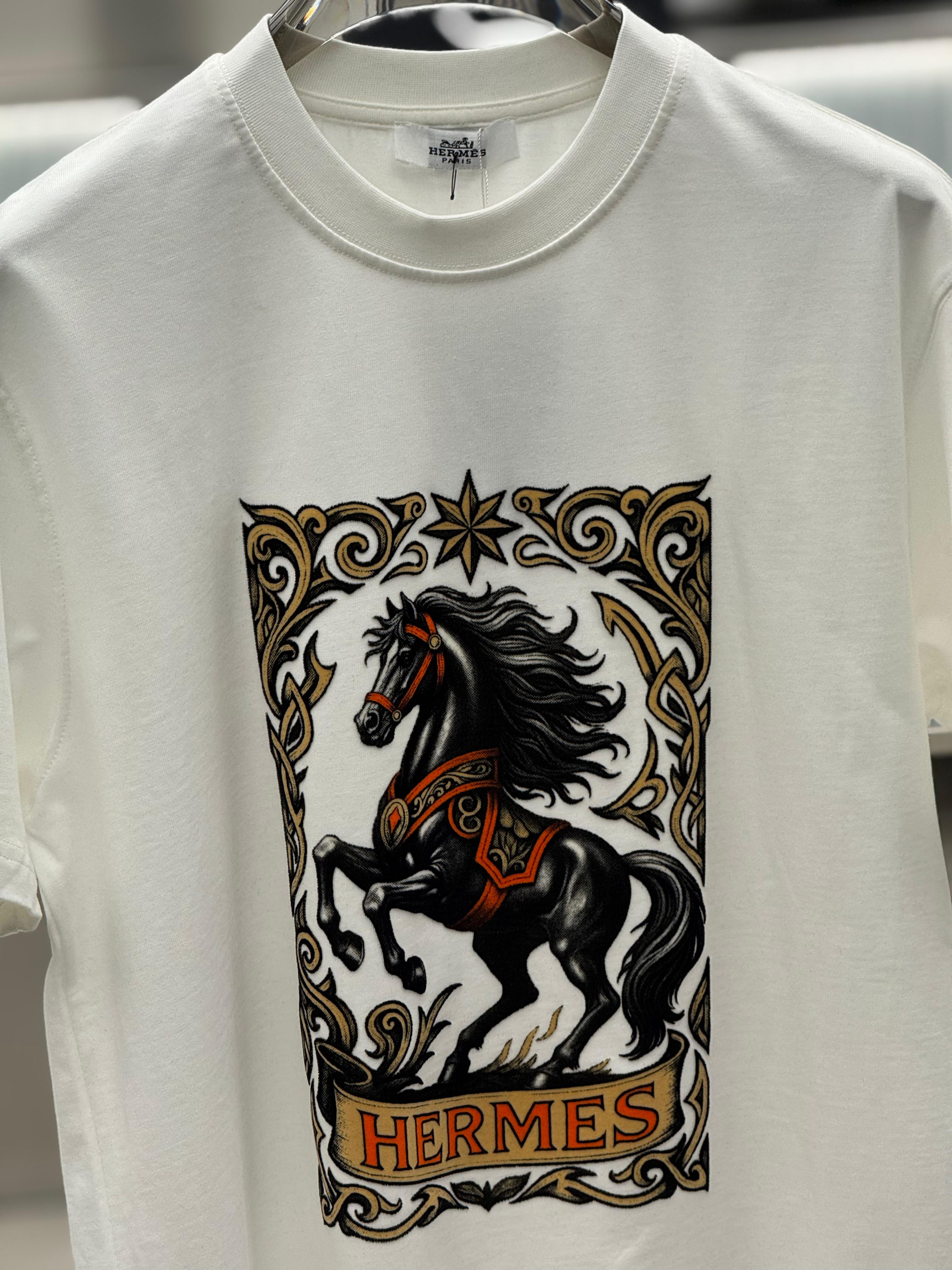 Hermès - "Cavalerie d'Or" Graphic Cotton T-Shirt in Pristine White