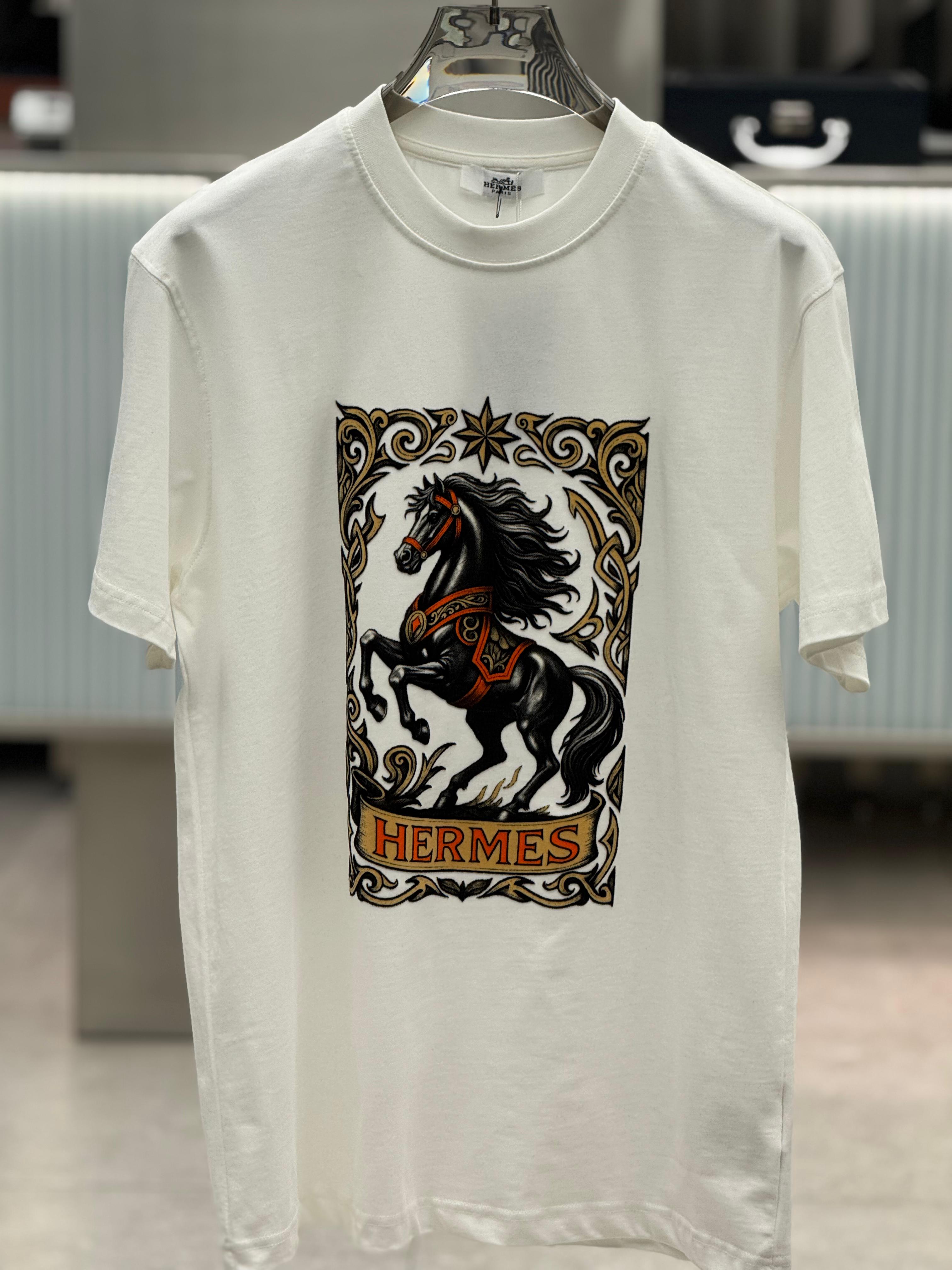 Hermès - "Cavalerie d'Or" Graphic Cotton T-Shirt in Pristine White