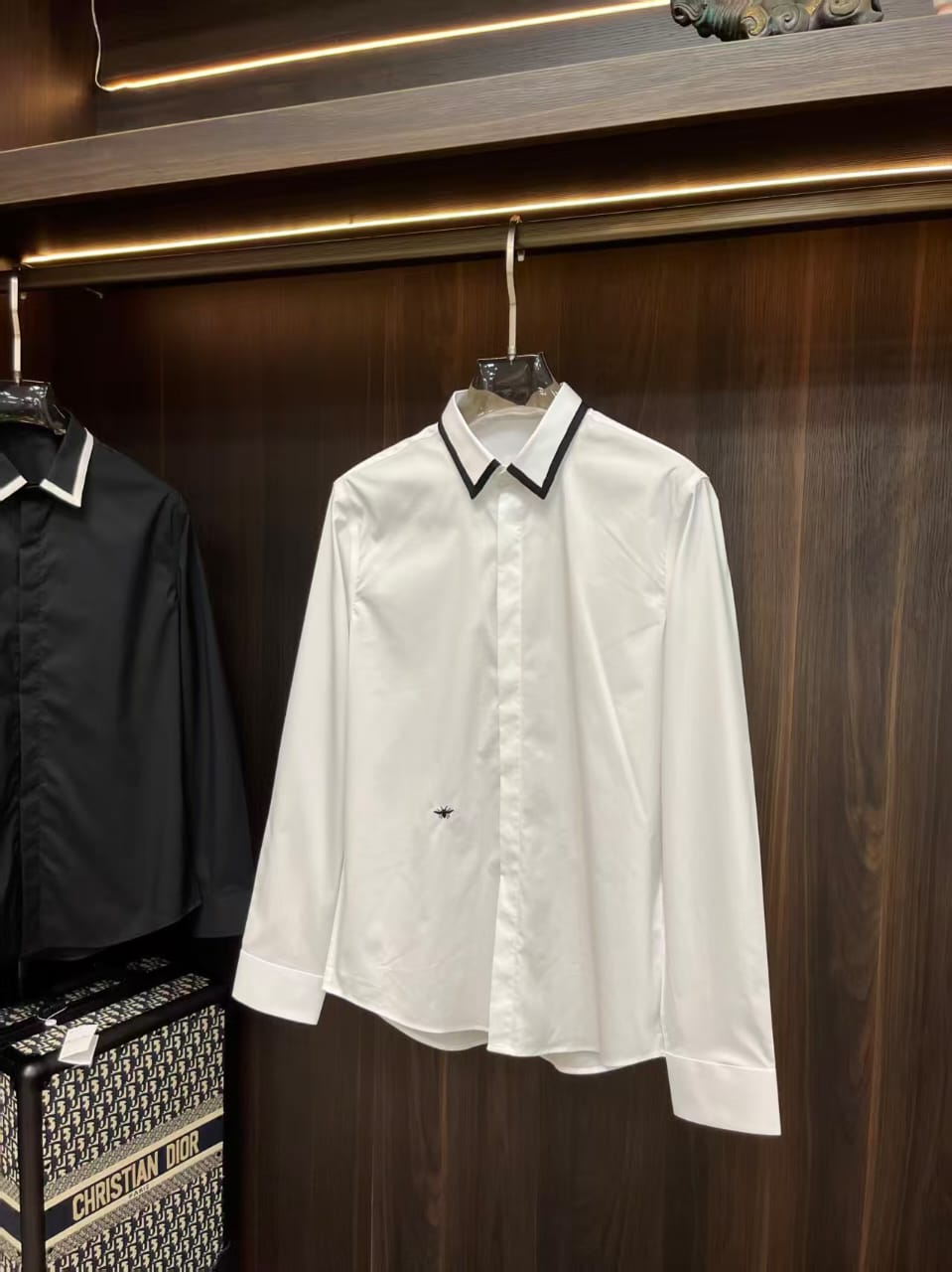 Dior - Bee Embroidery Slim-Fit Shirt in White Cotton Poplin with Contrast Collar