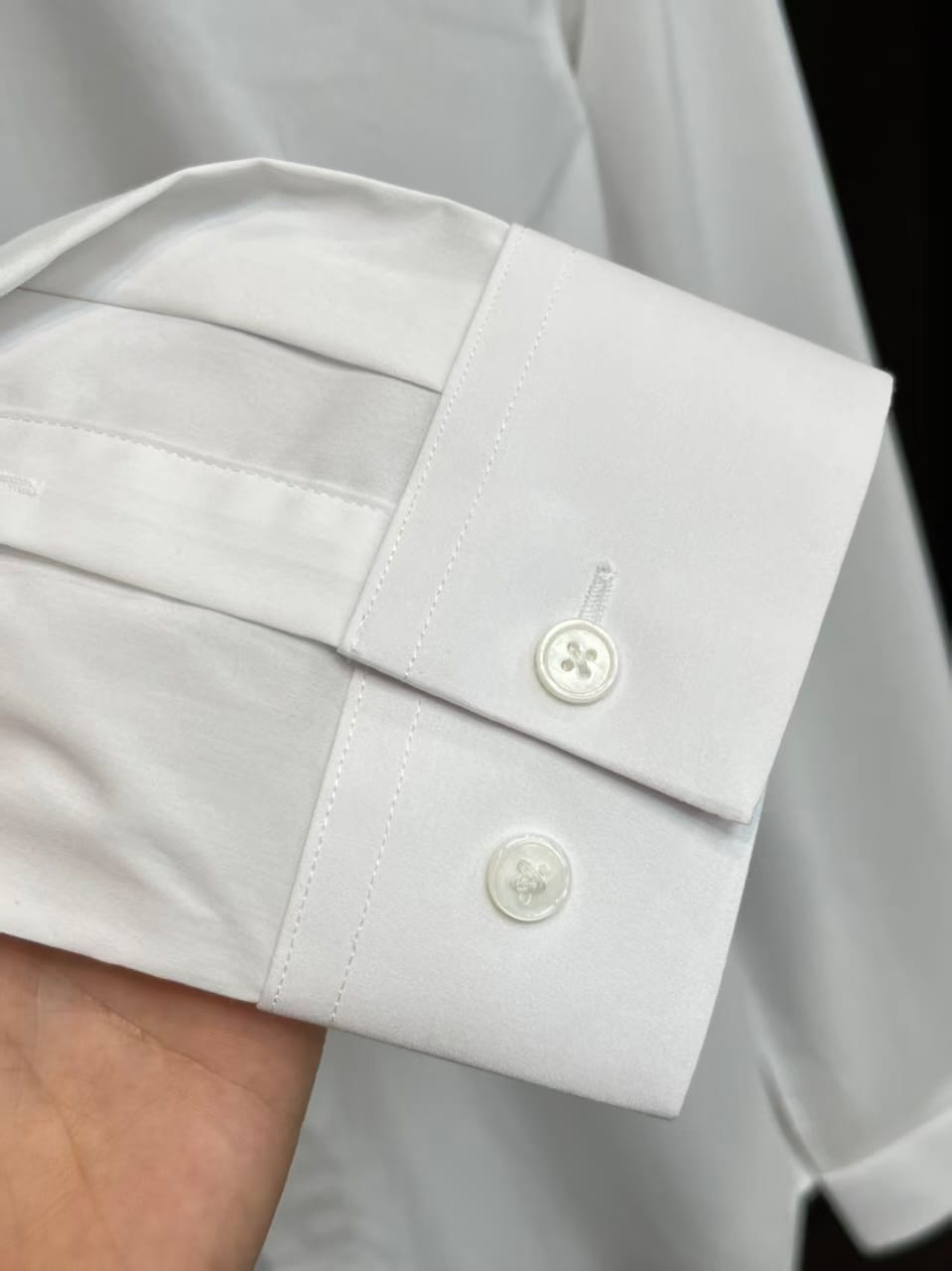 Dior - Bee Embroidery Slim-Fit Shirt in White Cotton Poplin with Contrast Collar
