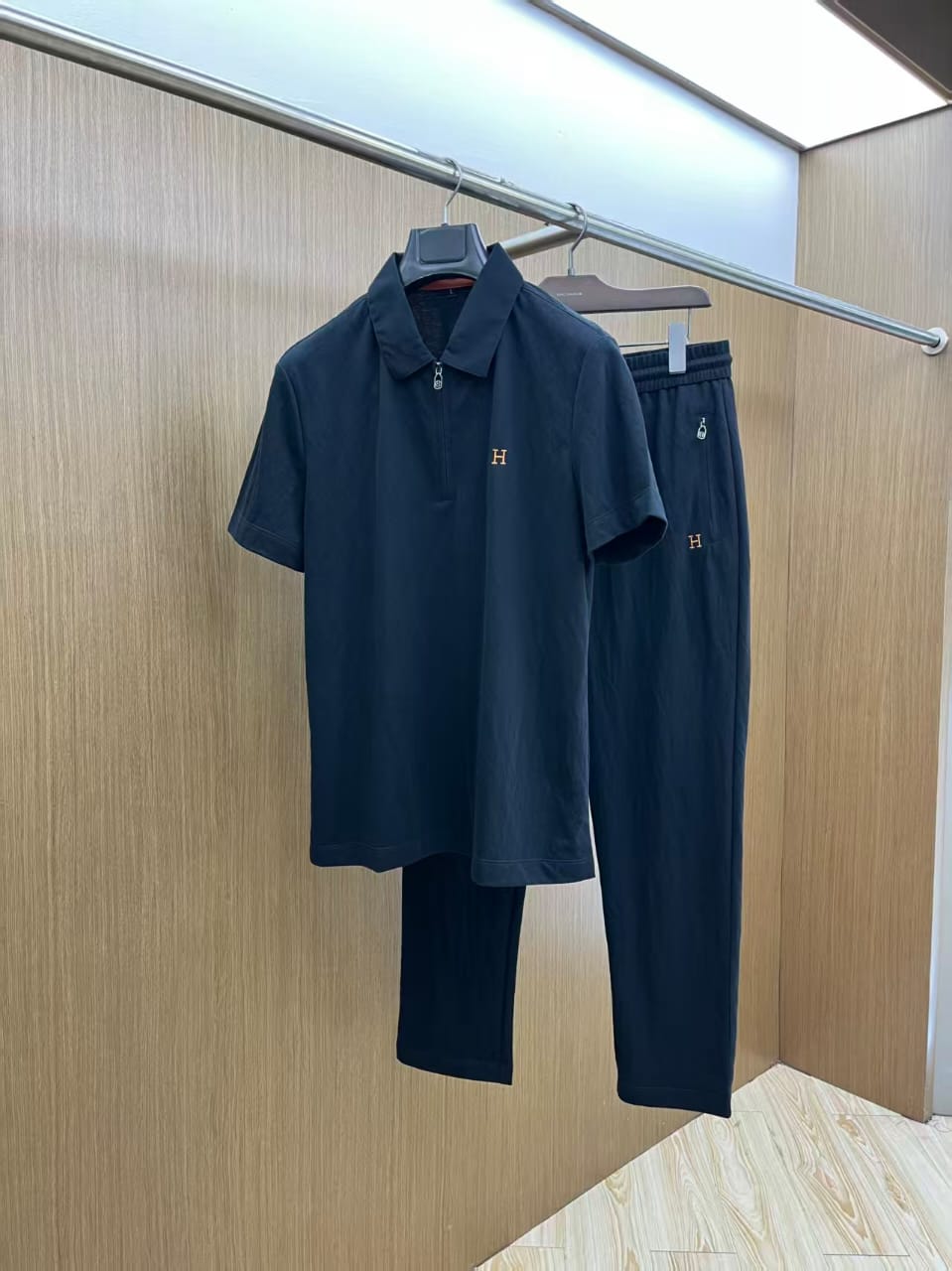 Hermes - Men’s Elite Knit Quarter-Zip Polo and Tailored Jogger Set – Deep Navy