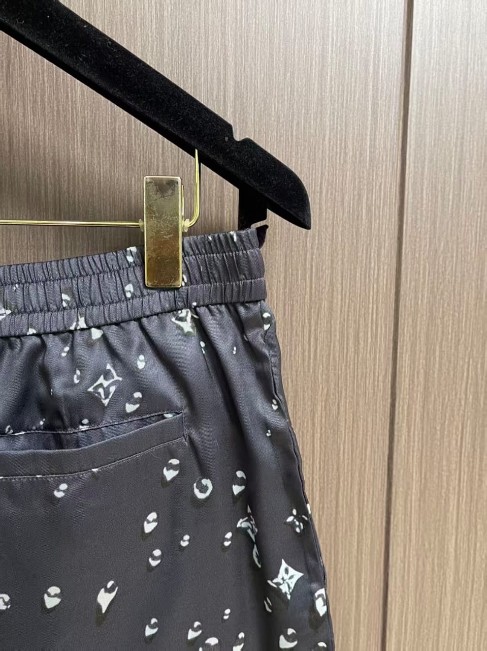 Louis Vuitton - Monogram "Raindrop" Silk Set