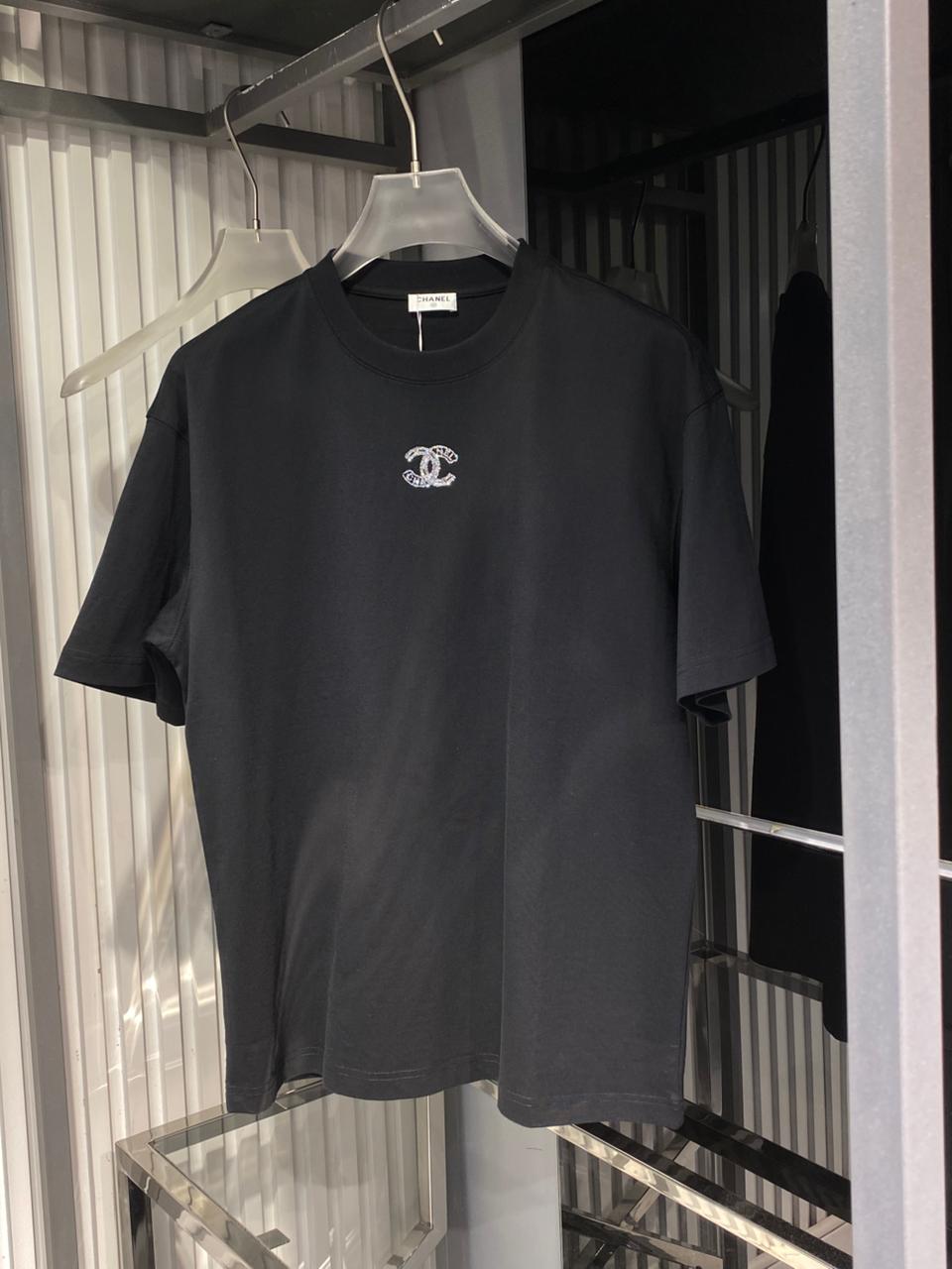 Chanel - Crystal-Embellished Double C Logo T-Shirt – Nero