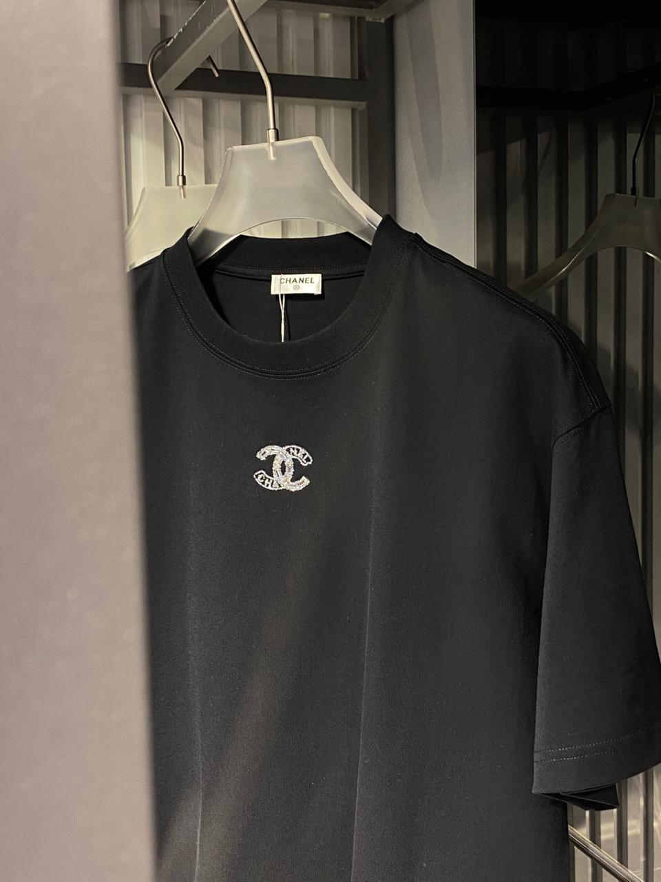 Chanel - Crystal-Embellished Double C Logo T-Shirt – Nero