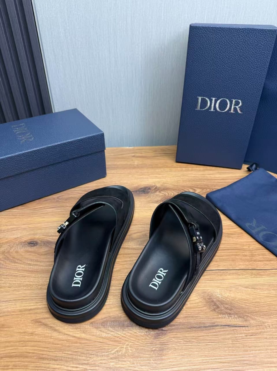 Dior - Aqua Slide in Black