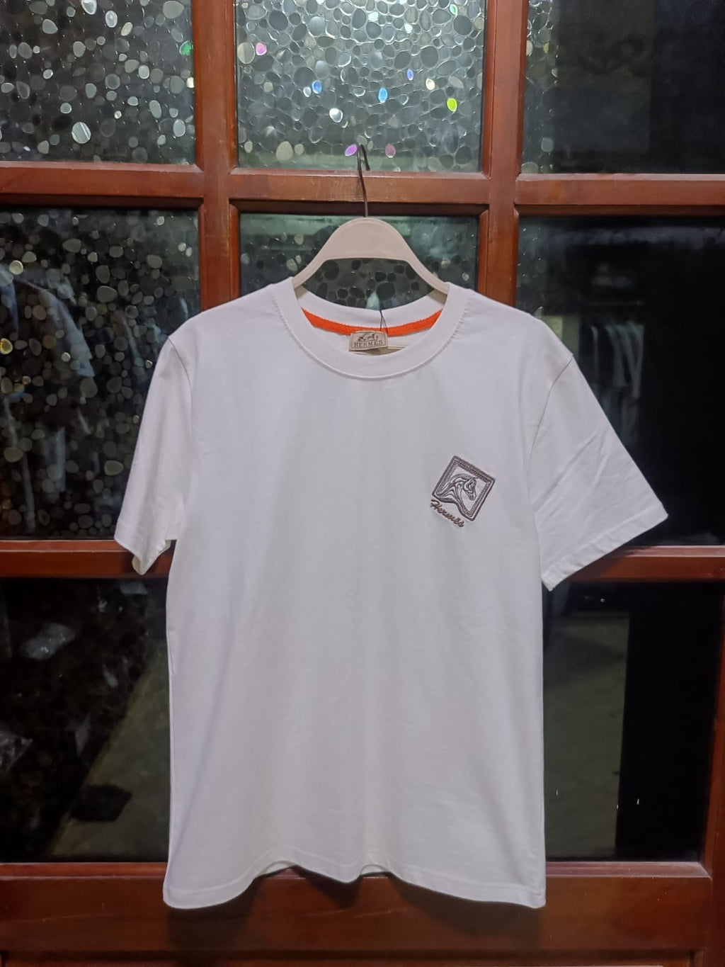 Hermès - Embroidered Equestrian Horse Motif T-Shirt in White Cotton