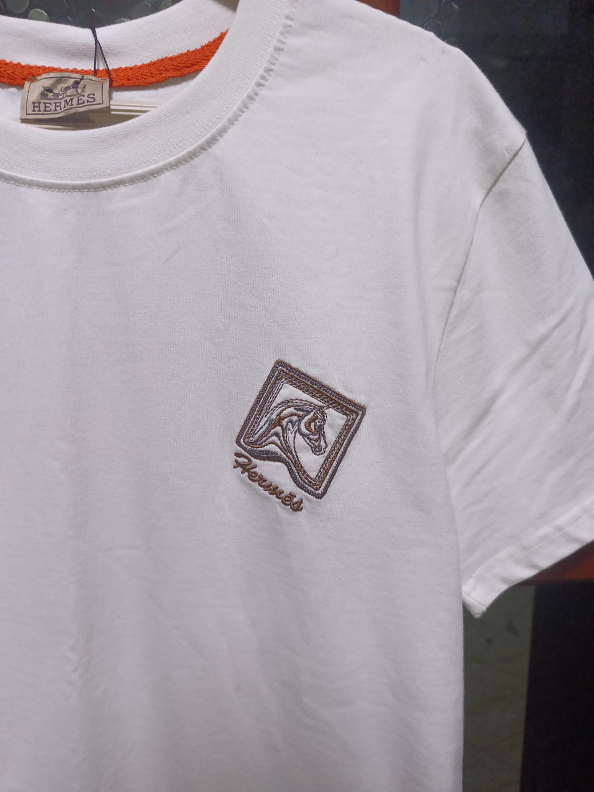 Hermès - Embroidered Equestrian Horse Motif T-Shirt in White Cotton