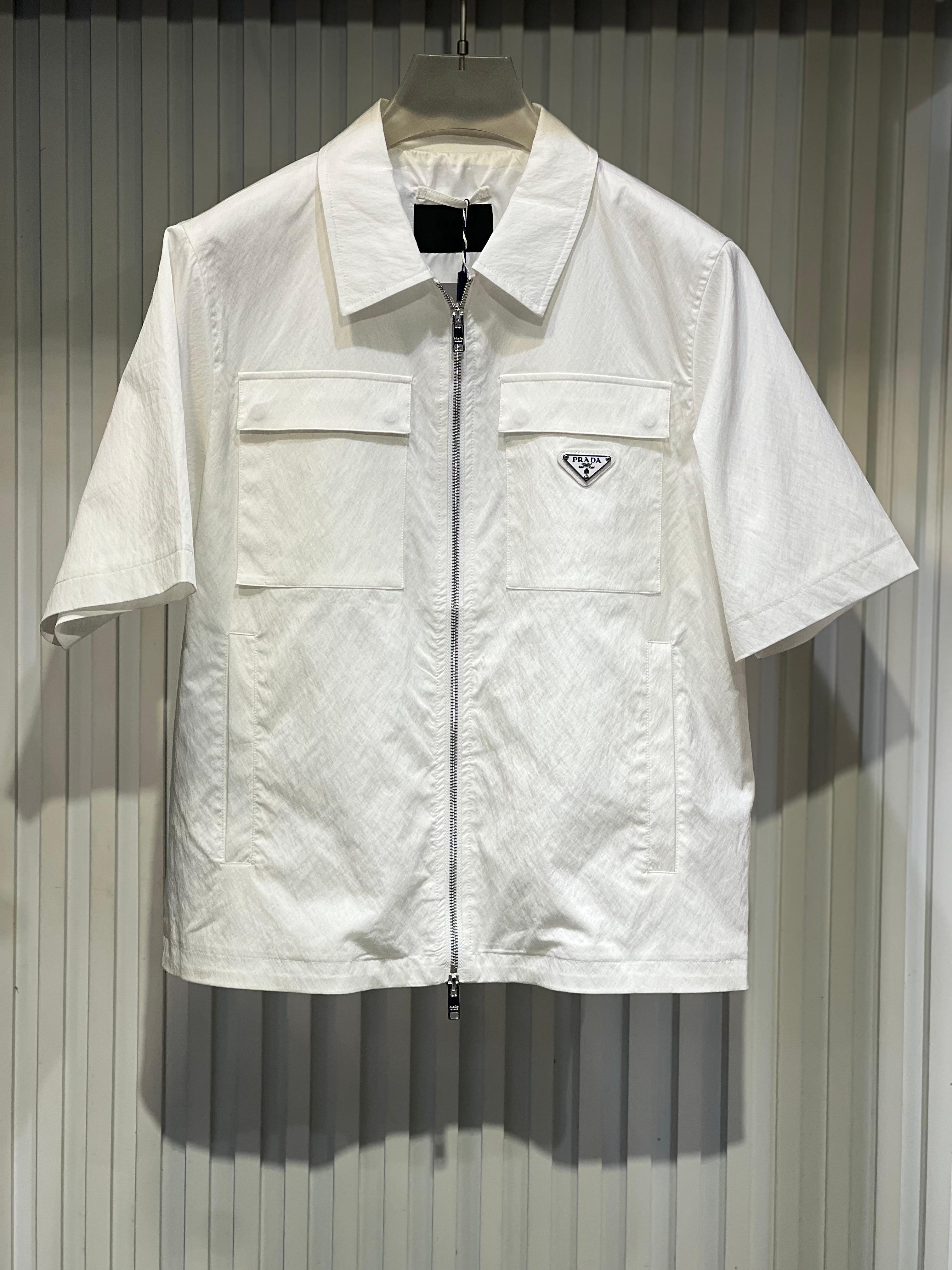 PRADA ホワイト 半袖 ボタンアップシャツ Prada - White Full-Zip Short Sleeve Utility Shirt – Lebsak