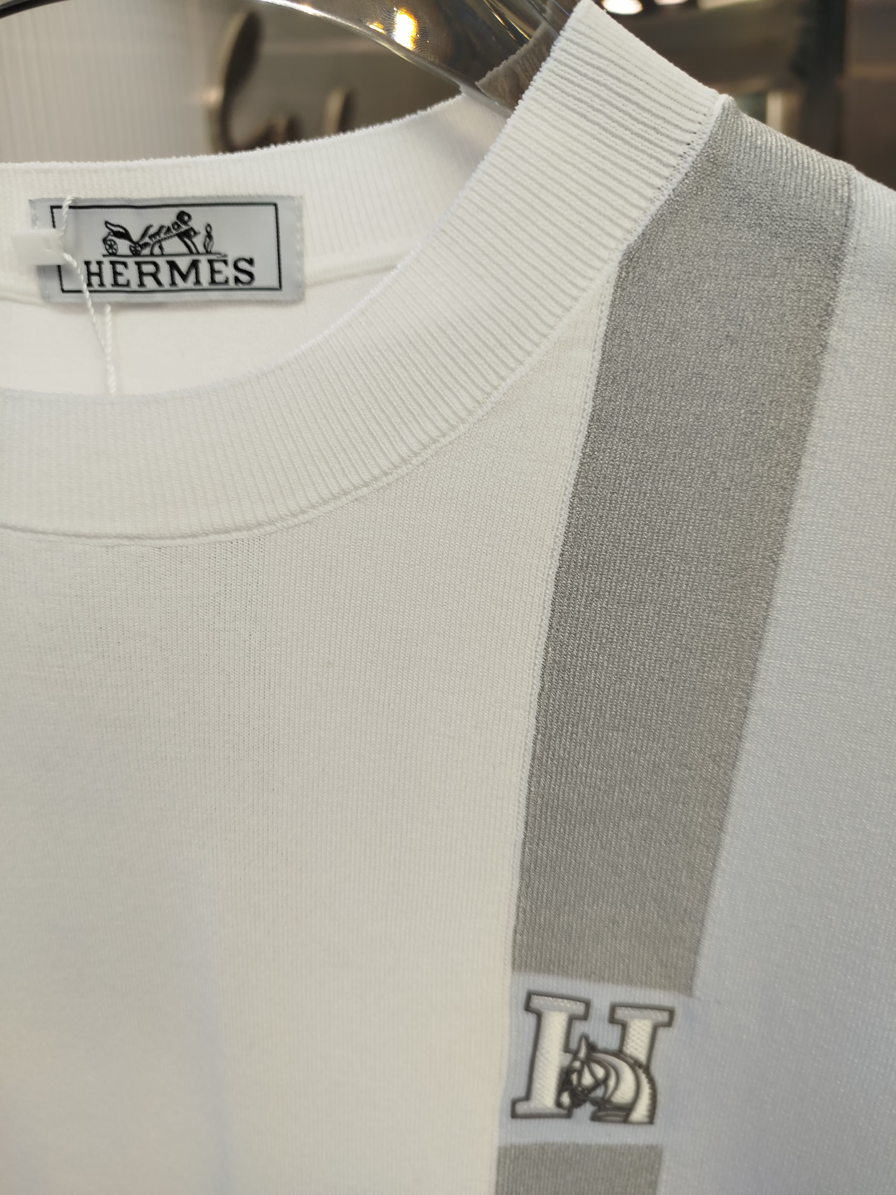 Hermès - White Knit T-Shirt with Grey Stripe & "H" Logo