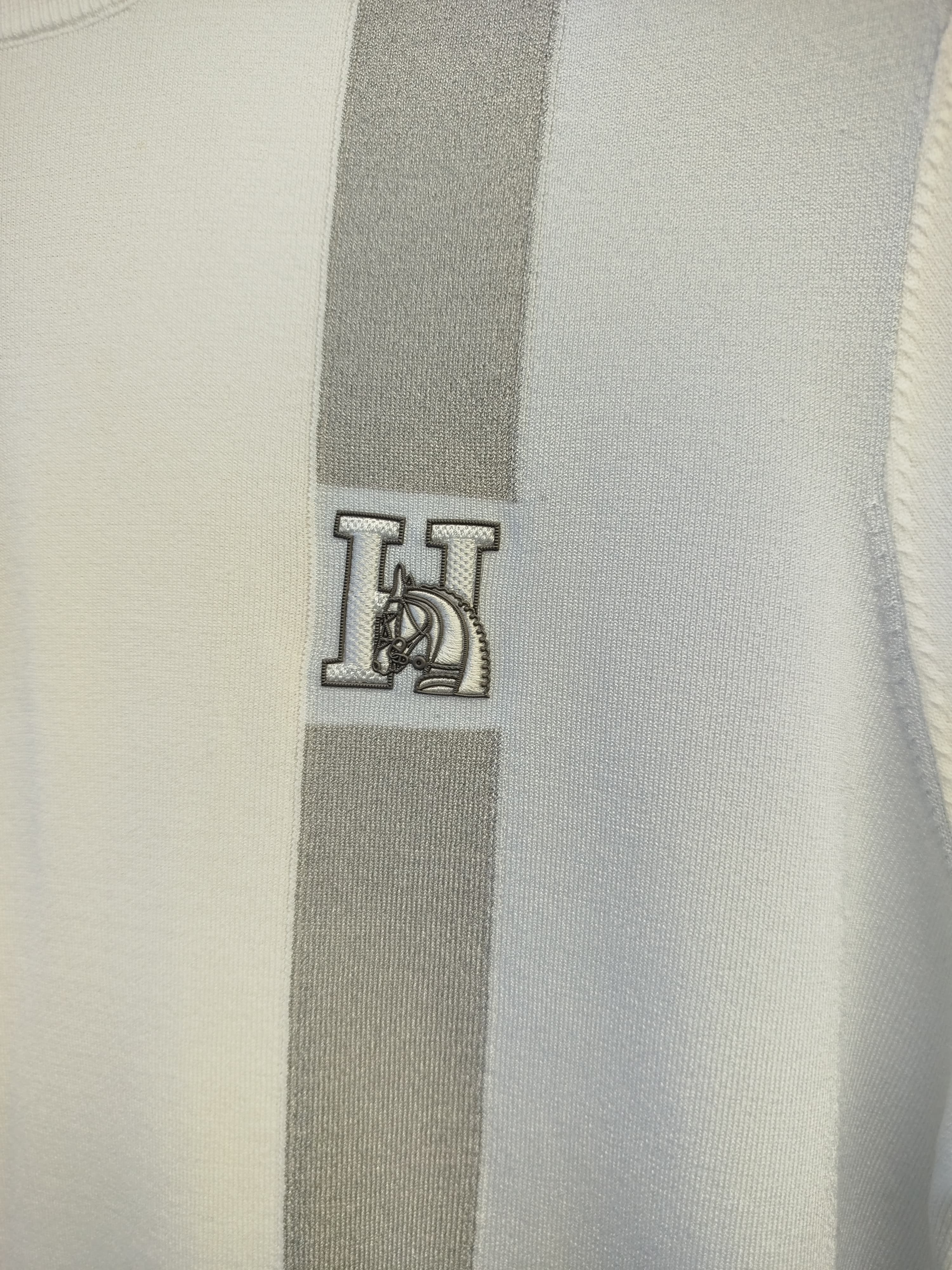 Hermès - White Knit T-Shirt with Grey Stripe & "H" Logo